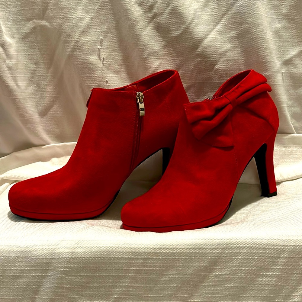 Gorgeous red booties! Worn only once for 2 hours. Excellent condition.